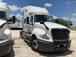 MN314512 - 2021 International LT625: Picture, Right Front Corner