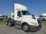 MN266698 - 2021 International LT625: Picture, Right Front Corner