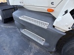 MN377424 - 2021 International LT625: Steps