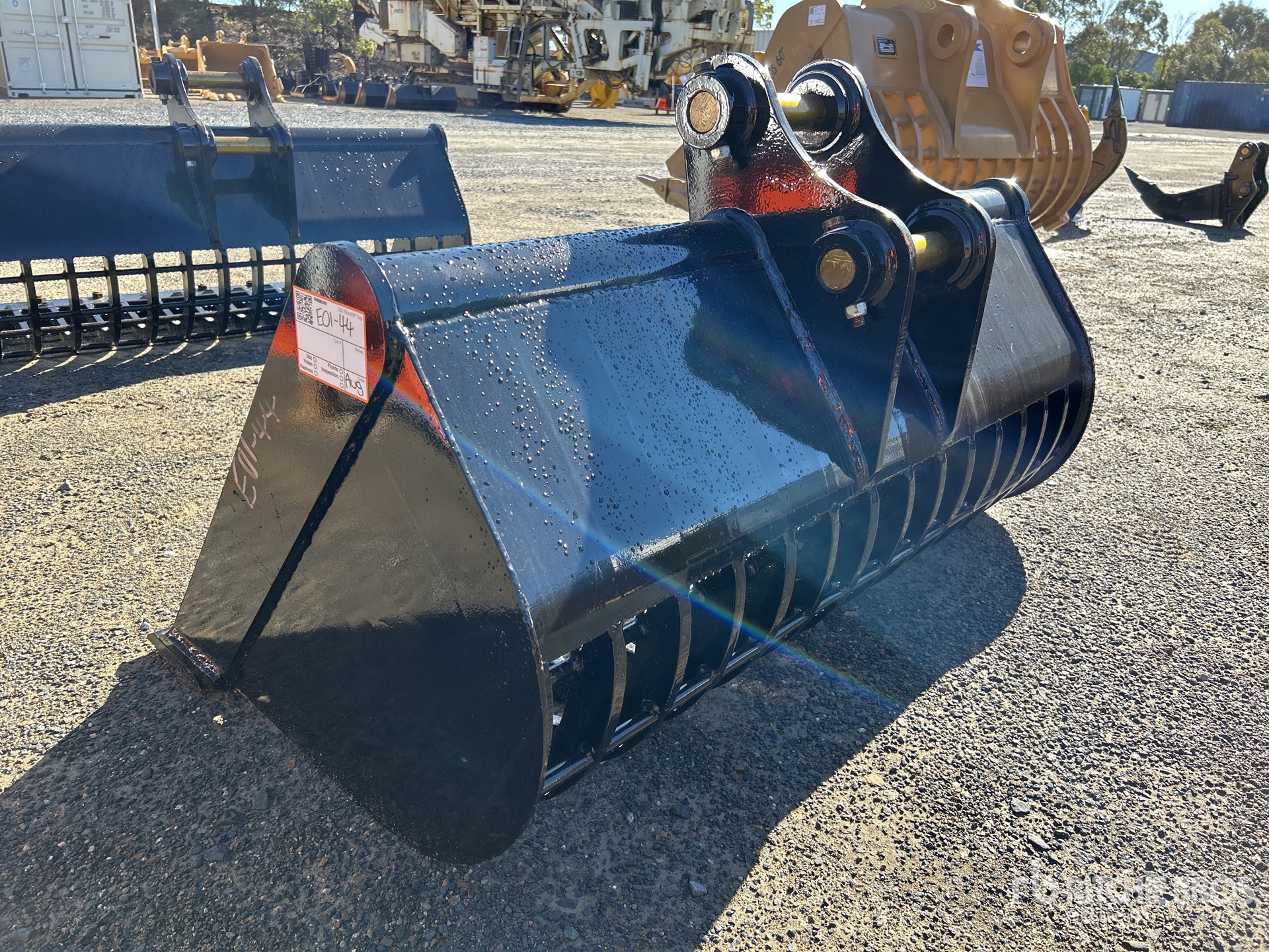 General Appearance with Picture, Left Rear Corner