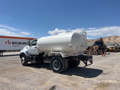 Gal Ratchie 1999 GMC C7H042 2000 gal 4x2 Water Truck | Ritchie Bros. Auctioneers