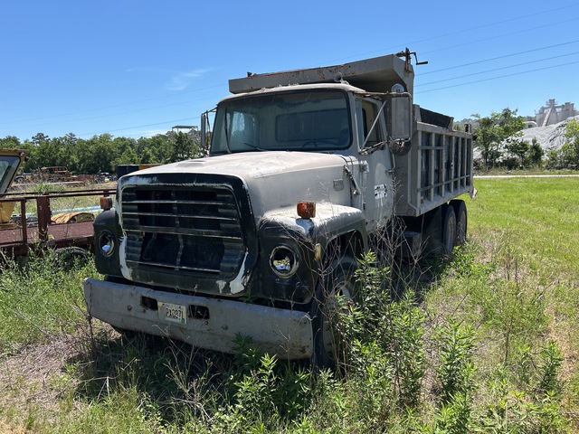 1982 Ford LNT9000 6x4 T/A Dump Truck (Inoperable) 1982 Ford LNT9000 6x4 T/A Dump Truck (Inoperable)