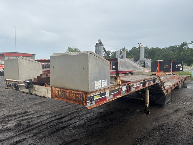 1996 Etnyre 48 ft T/A Gooseneck Hydraulic Tail Trailer 1996 Etnyre 48 ft T/A Gooseneck Hydraulic Tail Trailer