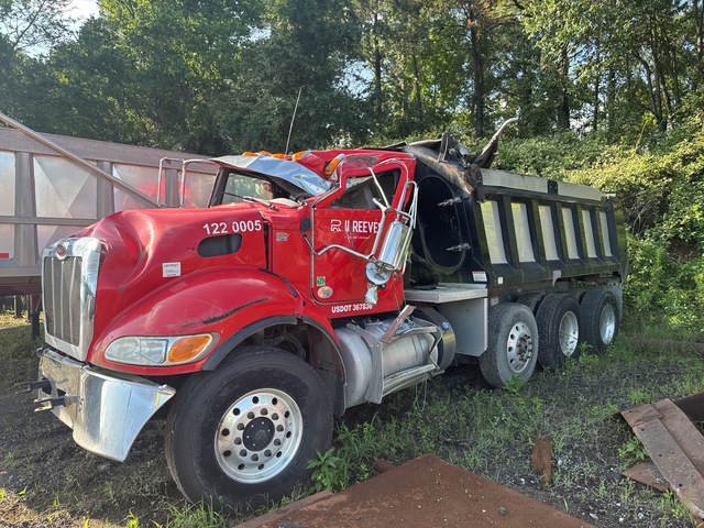 2022 Peterbilt 348 Peterbilt 348 8x4 Tri/A Dump Truck (Inoperable)
