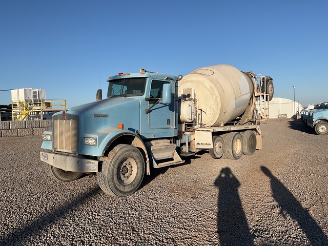 2007 Kenworth W900 10x4 Mixer Truck 2007 Kenworth W900 10x4 Mixer Truck