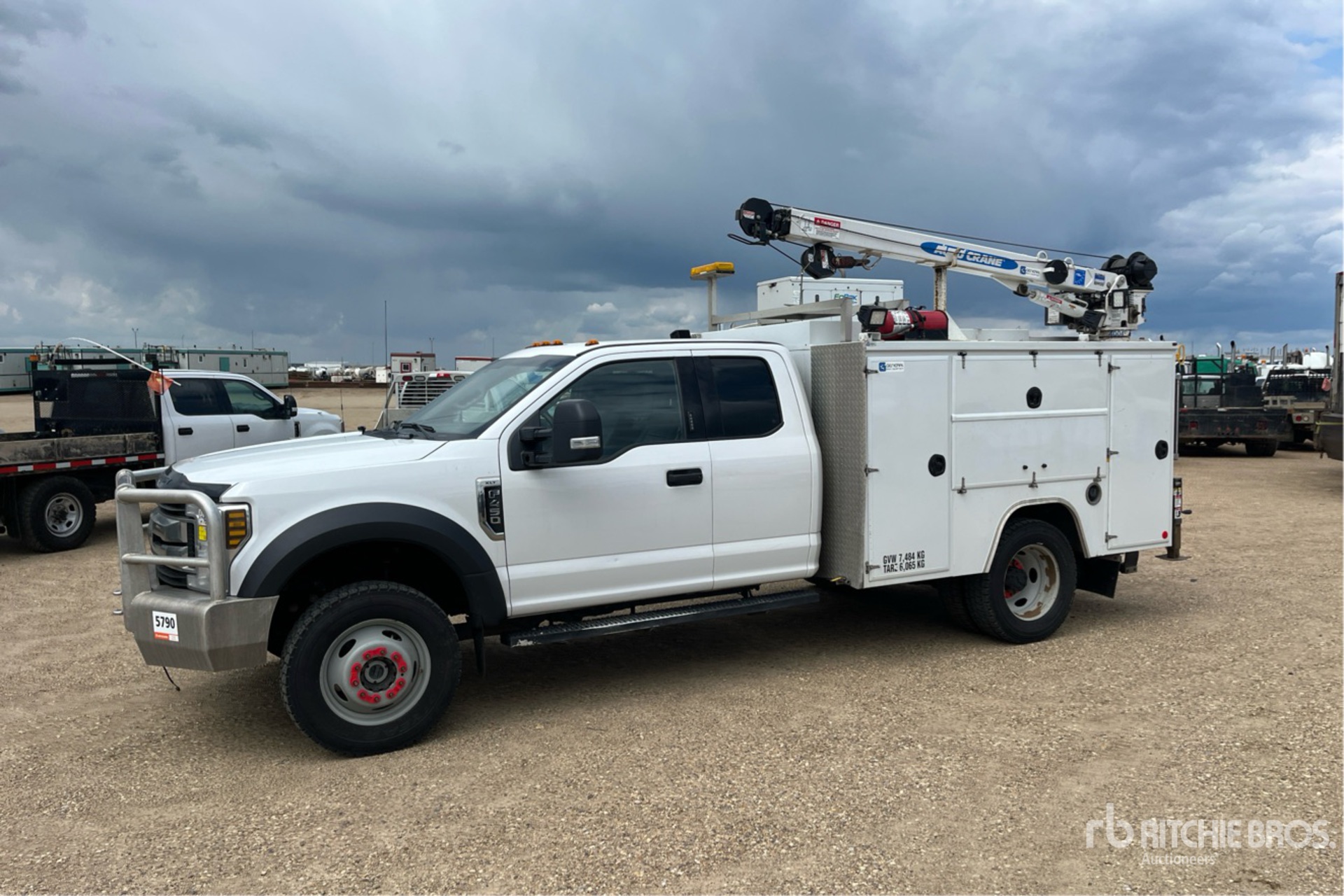 General Appearance with Picture, Left Front Corner