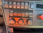 KL732411 - 2019 International LT625: Heater