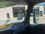 KN729984 - 2019 International LT625: Mirrors