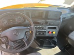 KN729984 - 2019 International LT625: Dash Components