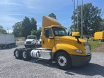 KN729984 - 2019 International LT625: Picture, Right Front Corner