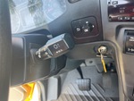 KN729984 - 2019 International LT625: Gear Selector