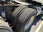 KN243059 - 2019 International LT625: Right Front Drive Tires