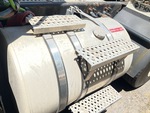 KN243059 - 2019 International LT625: Fuel Leaks