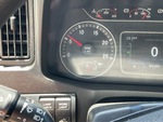 KN243059 - 2019 International LT625: Oil Pressure
