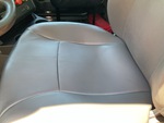 KN243059 - 2019 International LT625: Seats/Armrests