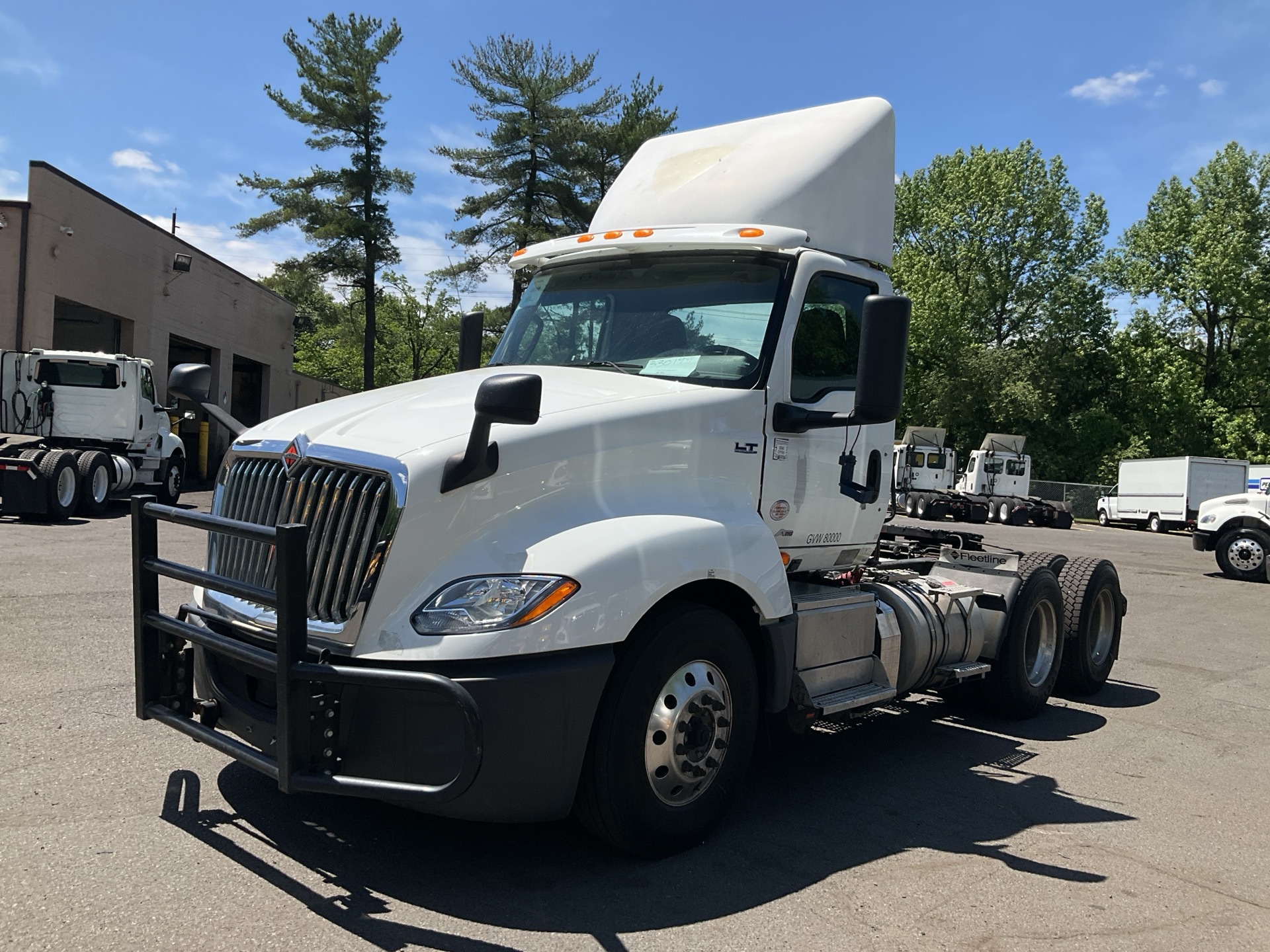KN243059 - 2019 International LT625: Brochure Photo