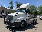 KN243059 - 2019 International LT625: Picture, Left Front Corner