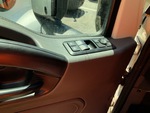 KN243059 - 2019 International LT625: Window Controls