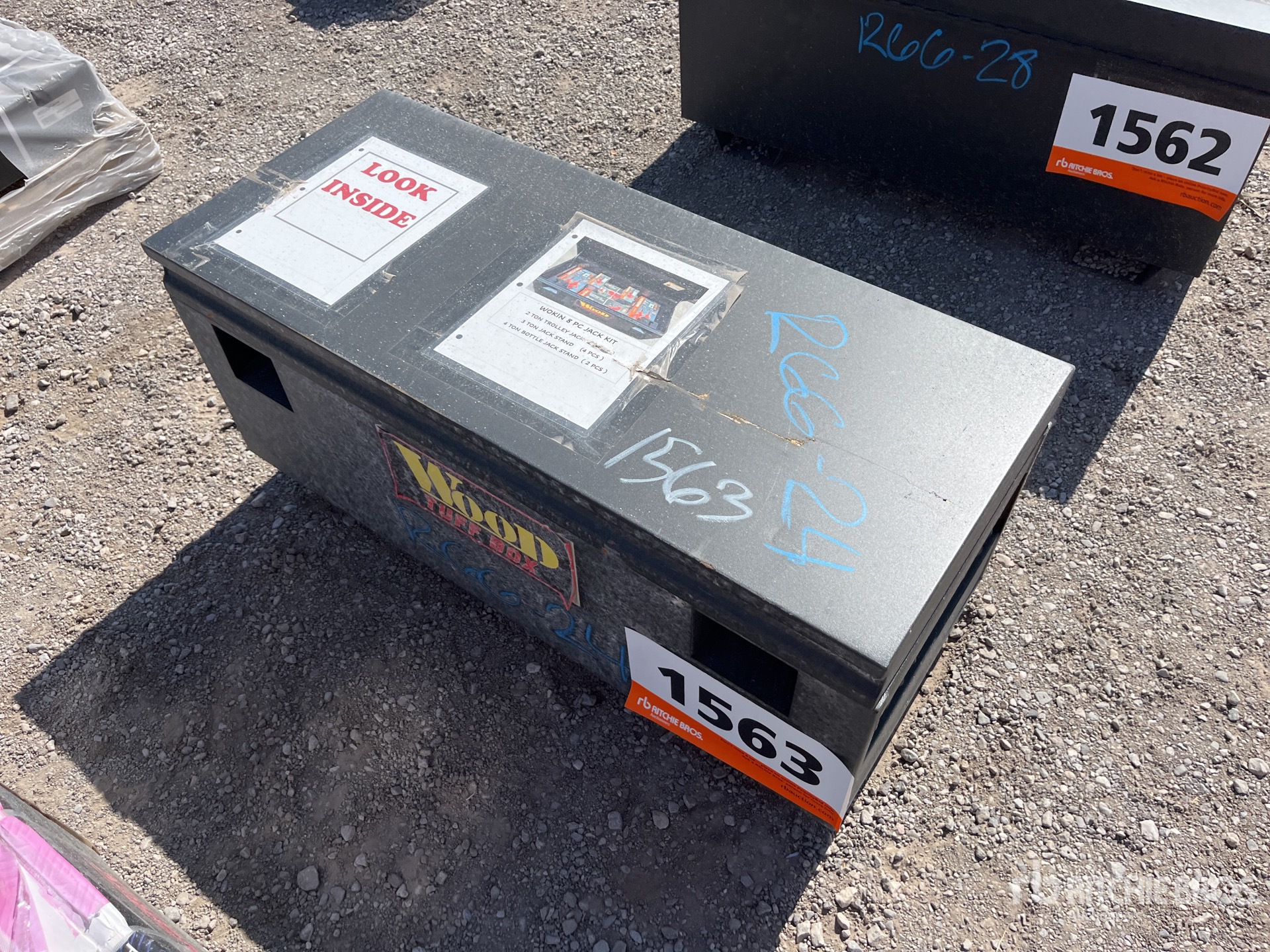 General Appearance with Foto, angolo posteriore sinistro