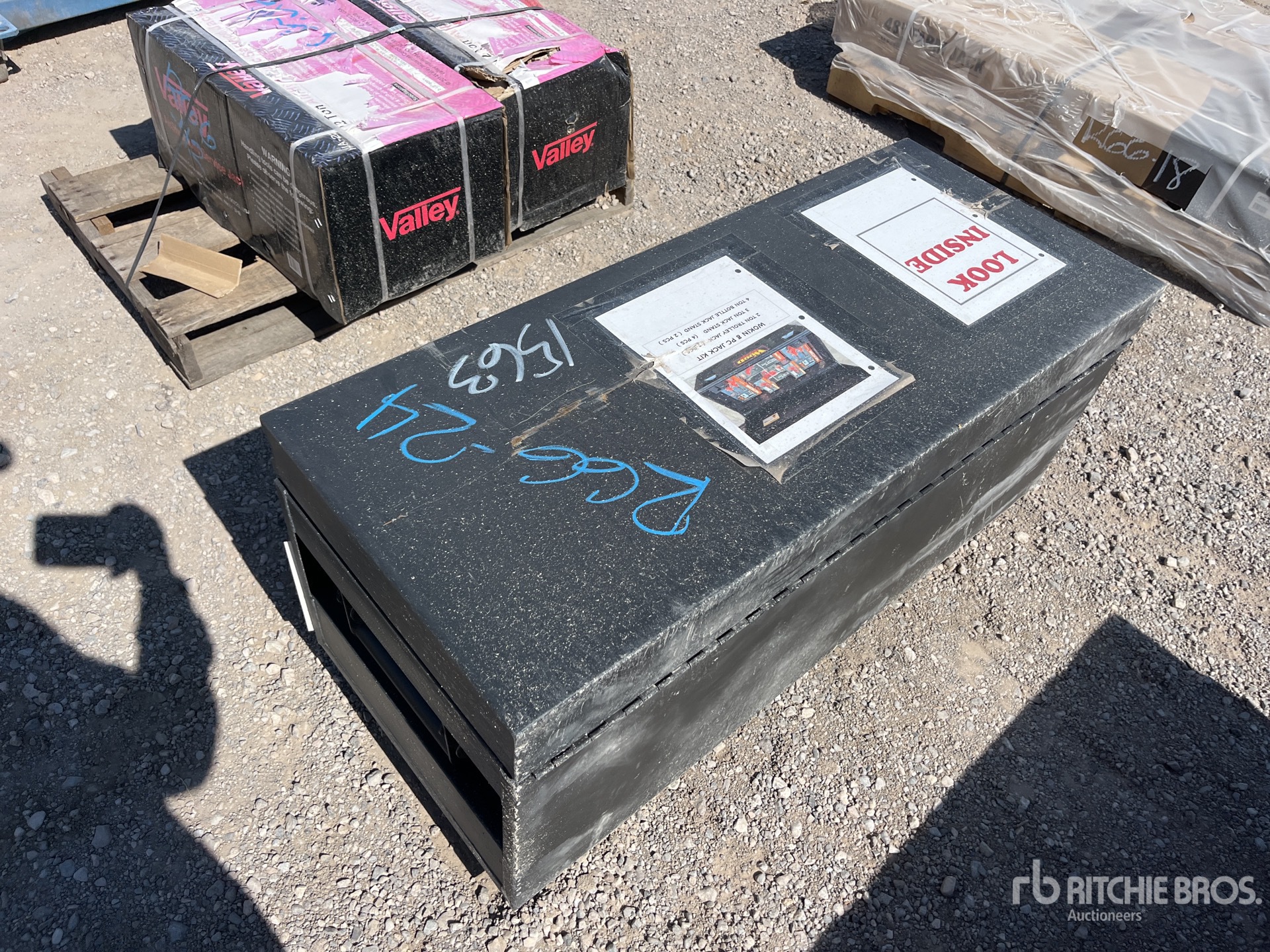 General Appearance with Foto, angolo anteriore sinistro