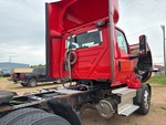 LN165742 - 2020 International LT625: Grab Rails