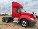 LN165742 - 2020 International LT625: Picture, Right Front Corner