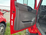LN165742 - 2020 International LT625: Cab Doors