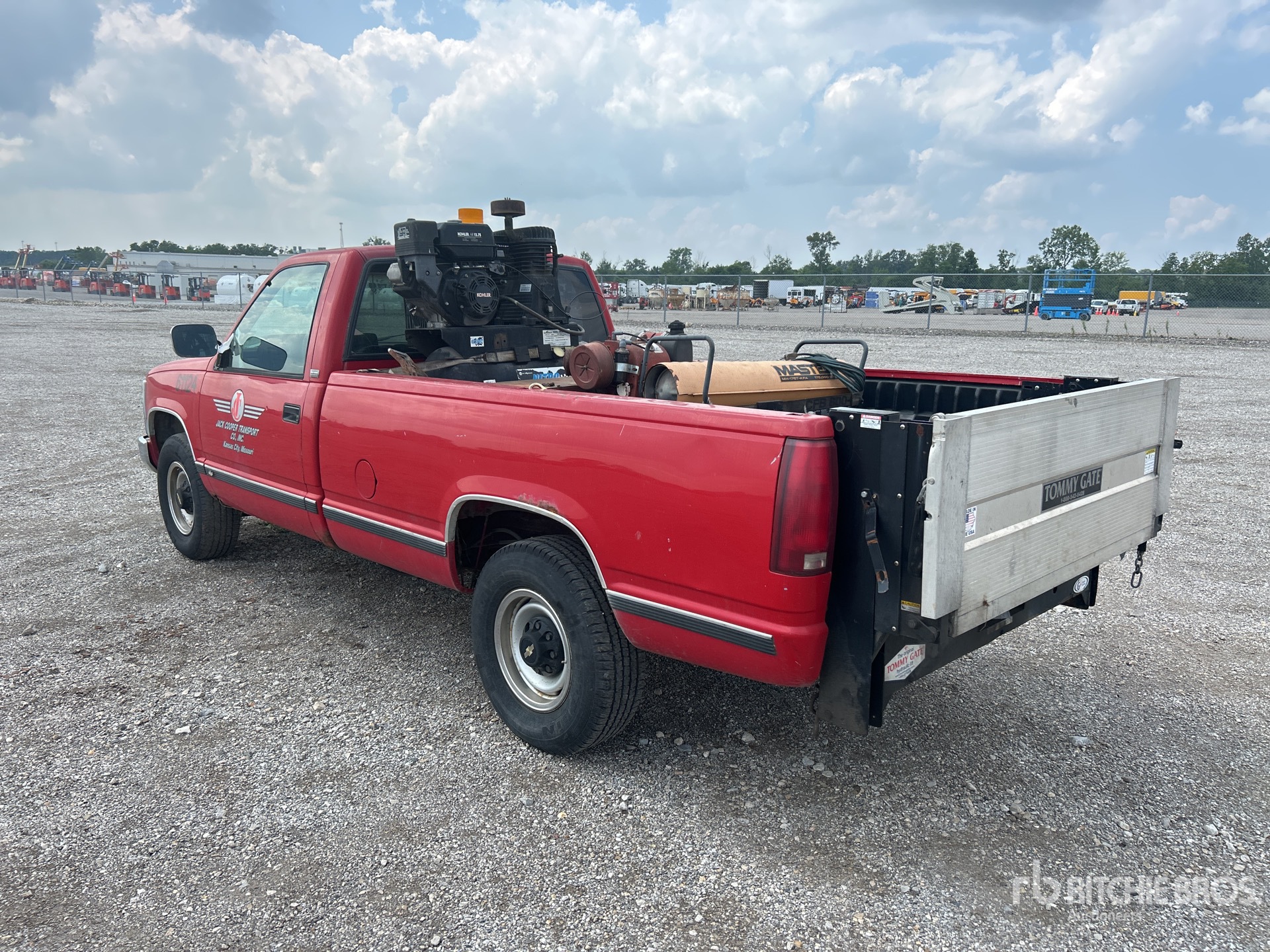 General Appearance with Picture, Left Rear Corner