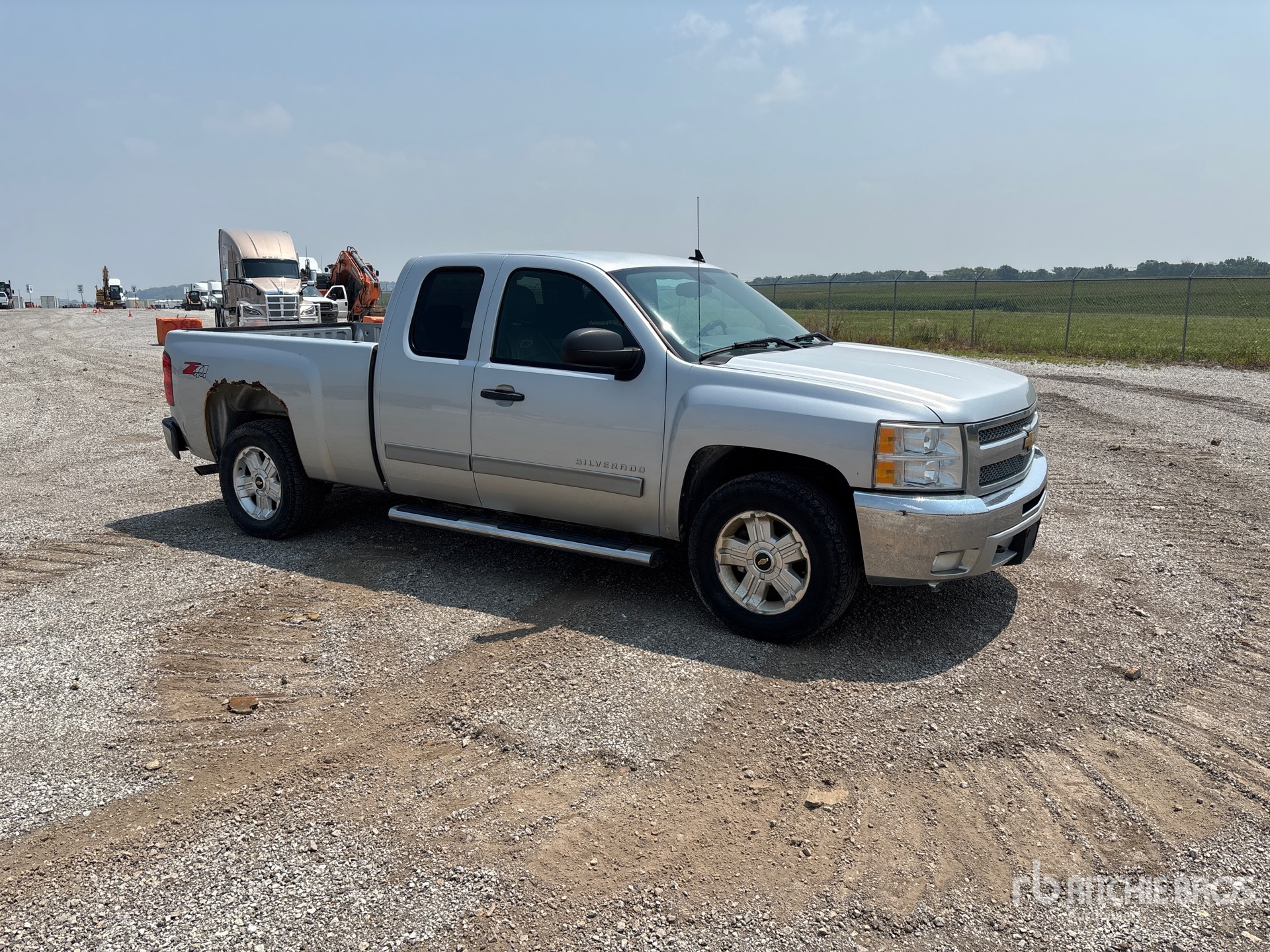 General Appearance with Picture, Right Front Corner