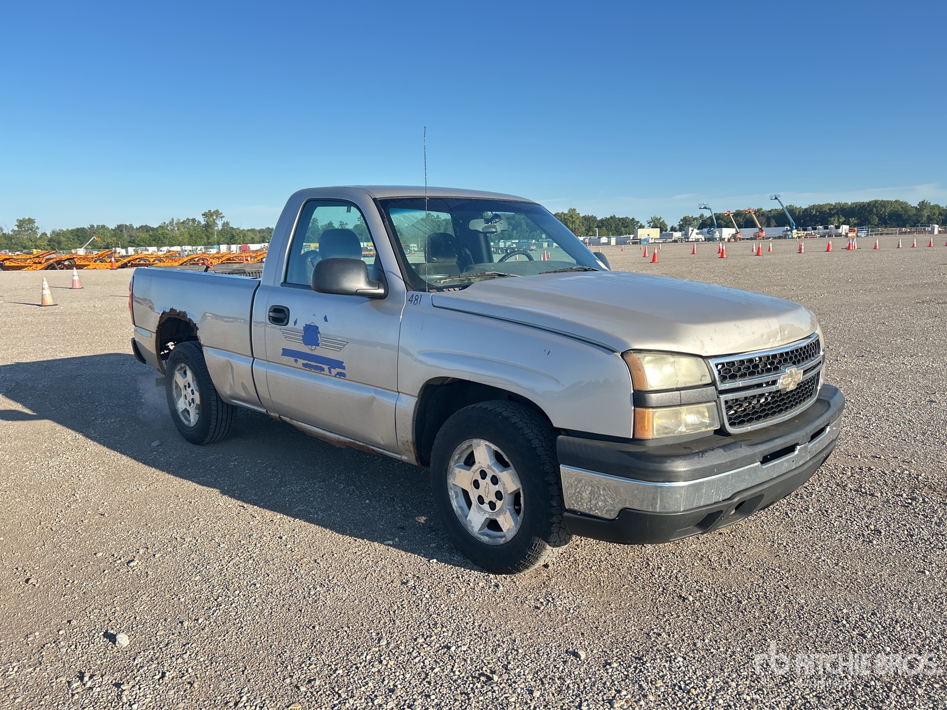 General Appearance with Picture, Right Front Corner