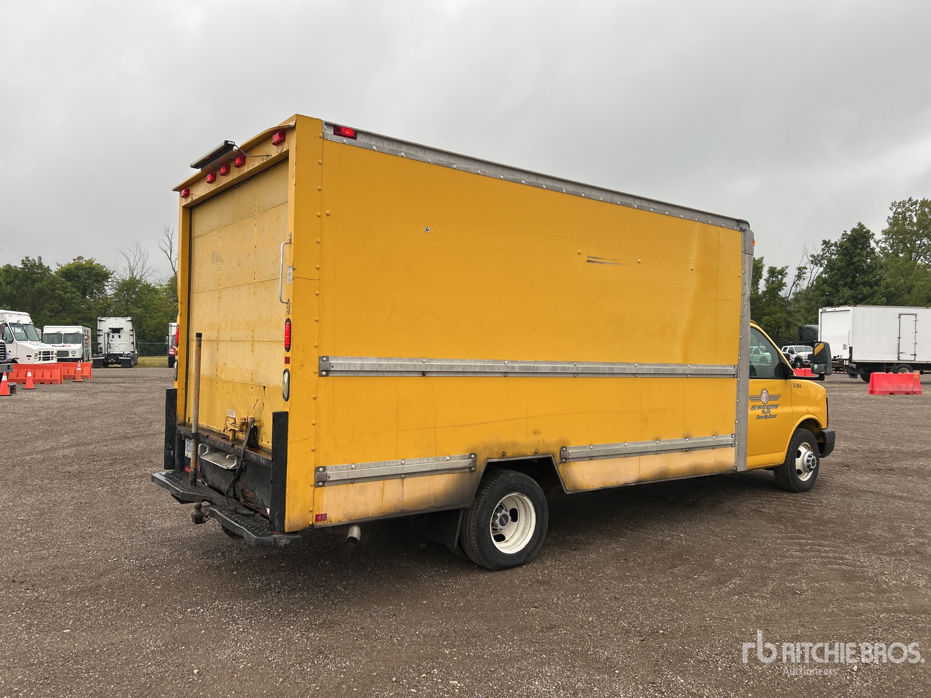 General Appearance with Picture, Right Rear Corner
