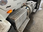 KN242767 - 2019 International LT625: DEF / AdBlue Tank