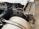 KN242767 - 2019 International LT625: Diesel Particulate Filter