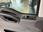 KN242767 - 2019 International LT625: Window Controls