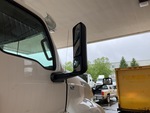 KN242767 - 2019 International LT625: Mirrors
