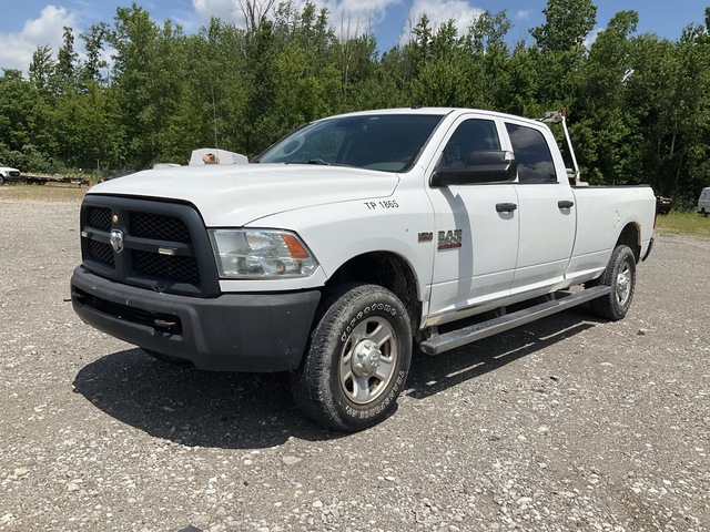 2014 Ram 2500 ST Heavy Duty 4x4 Crew Cab Pickup