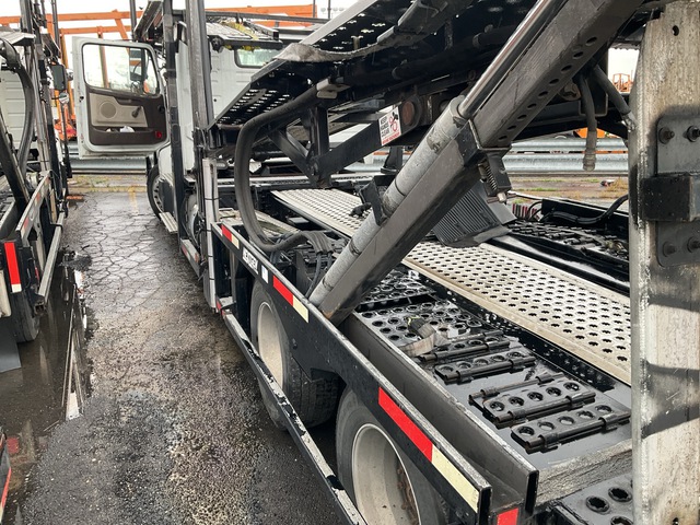 2014 Volvo VAH Car Carrier Truck