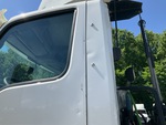KN728933 - 2019 International LT625: Truck Paint and Body Damage