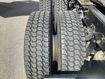 KN728933 - 2019 International LT625: Left Rear Drive Tires