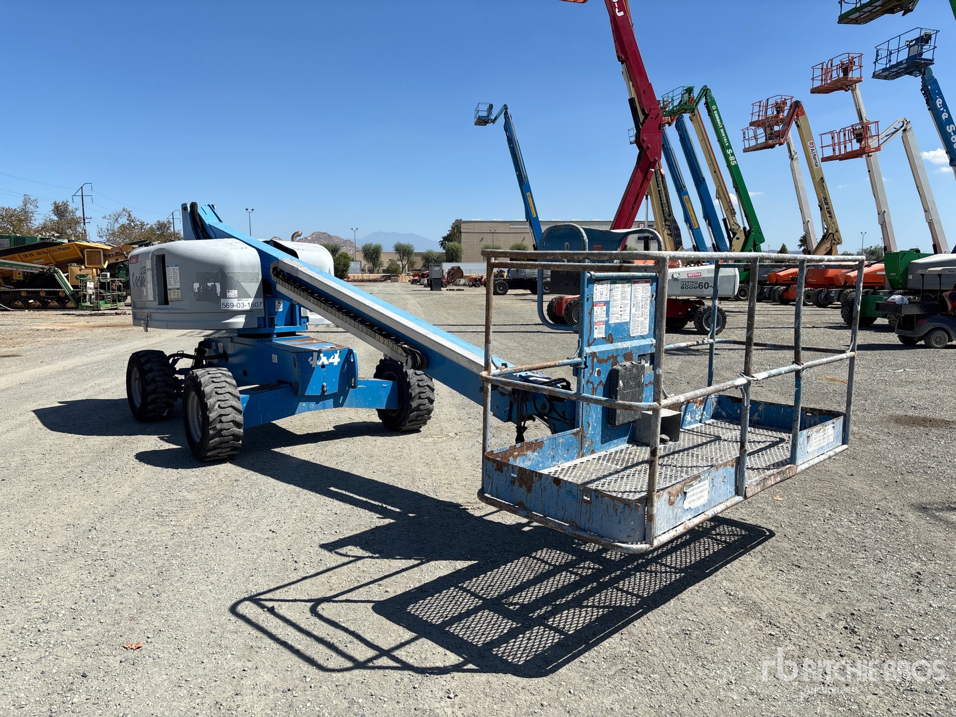 ELEVADOR TELESCóPICO 2016 GENIE 4WD S40