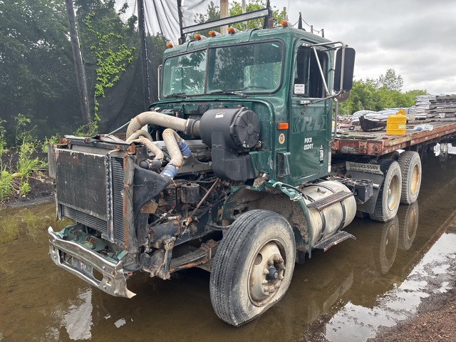 1998 International 9100 6x4 T/A Day Cab Truck Tractor (Inoperable) 1998 International 9100 6x4 T/A Day Cab Truck Tractor (Inoperable)