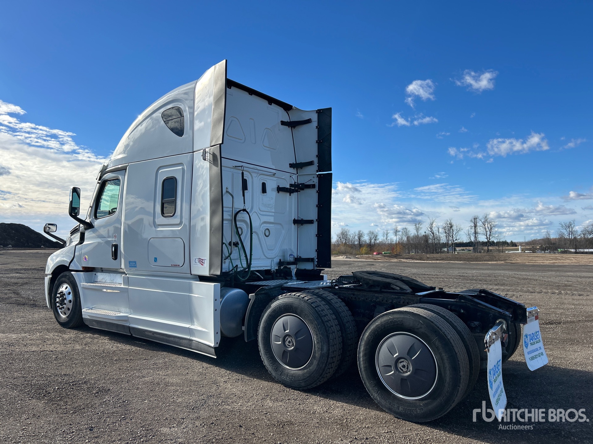 Aspect général with Image, coin arrière gauche