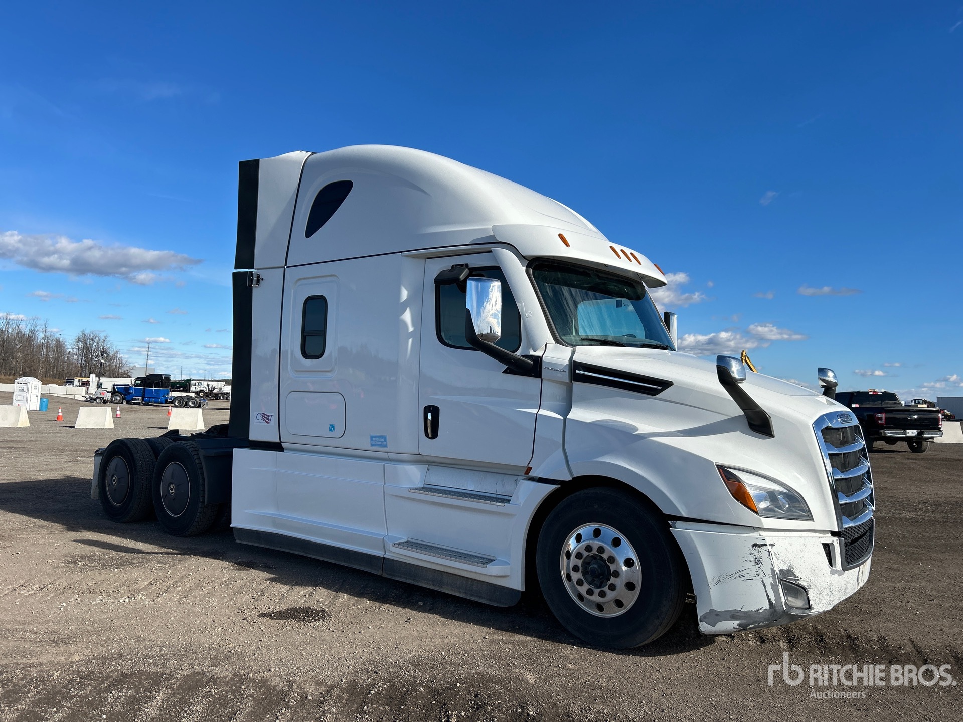 Aspect général with Image, coin avant droit