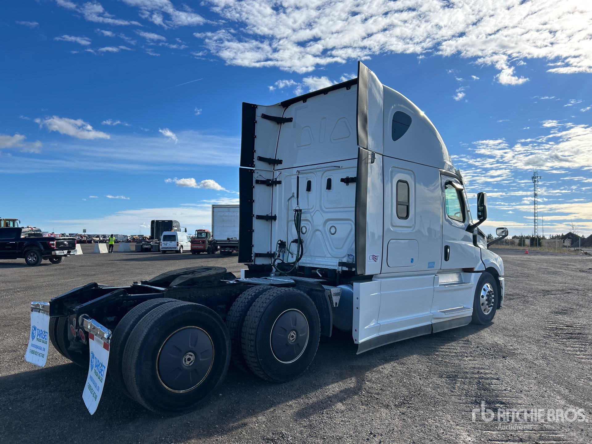 Aspect général with Image, coin arrière droit