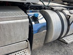 KN142092 - 2019 International LT625: DEF / AdBlue Tank