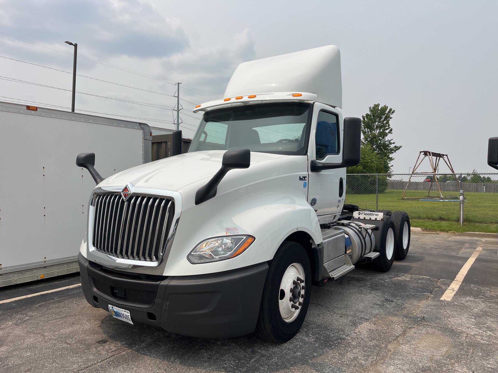KN142092 - 2019 International LT625: Brochure Photo