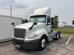 KN142092 - 2019 International LT625: Picture, Left Front Corner