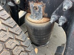 KN142092 - 2019 International LT625: Suspension Air Bags