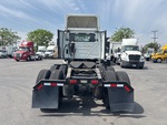 KN160283 - 2019 International LT625: Mud Flaps