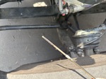 KN160283 - 2019 International LT625: Engine Oil level on Dipstick